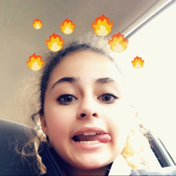 Meet your Posher, Danielle - Picture 1 of 1